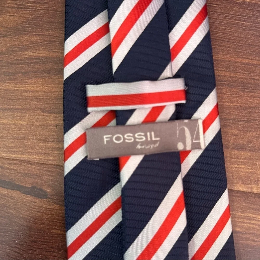FOSSIL 100% Silk Classic Blue and Red Striped Tie for Formal Occasions